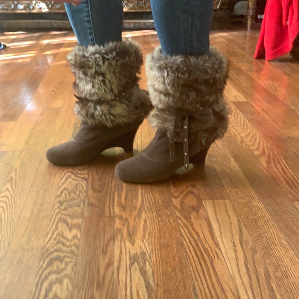 Naughty Monkey boots with fur